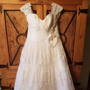 Plus size wedding dress